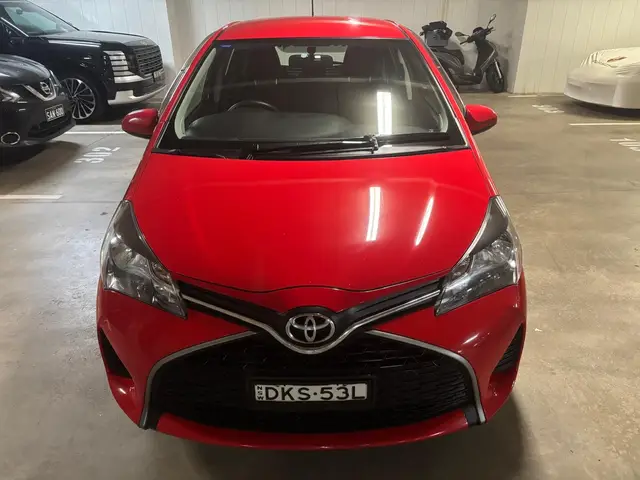2016 Toyota  Yaris Ascent photo 2
