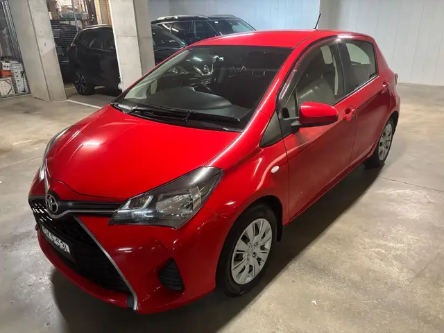 2016 Toyota  Yaris Ascent photo 3