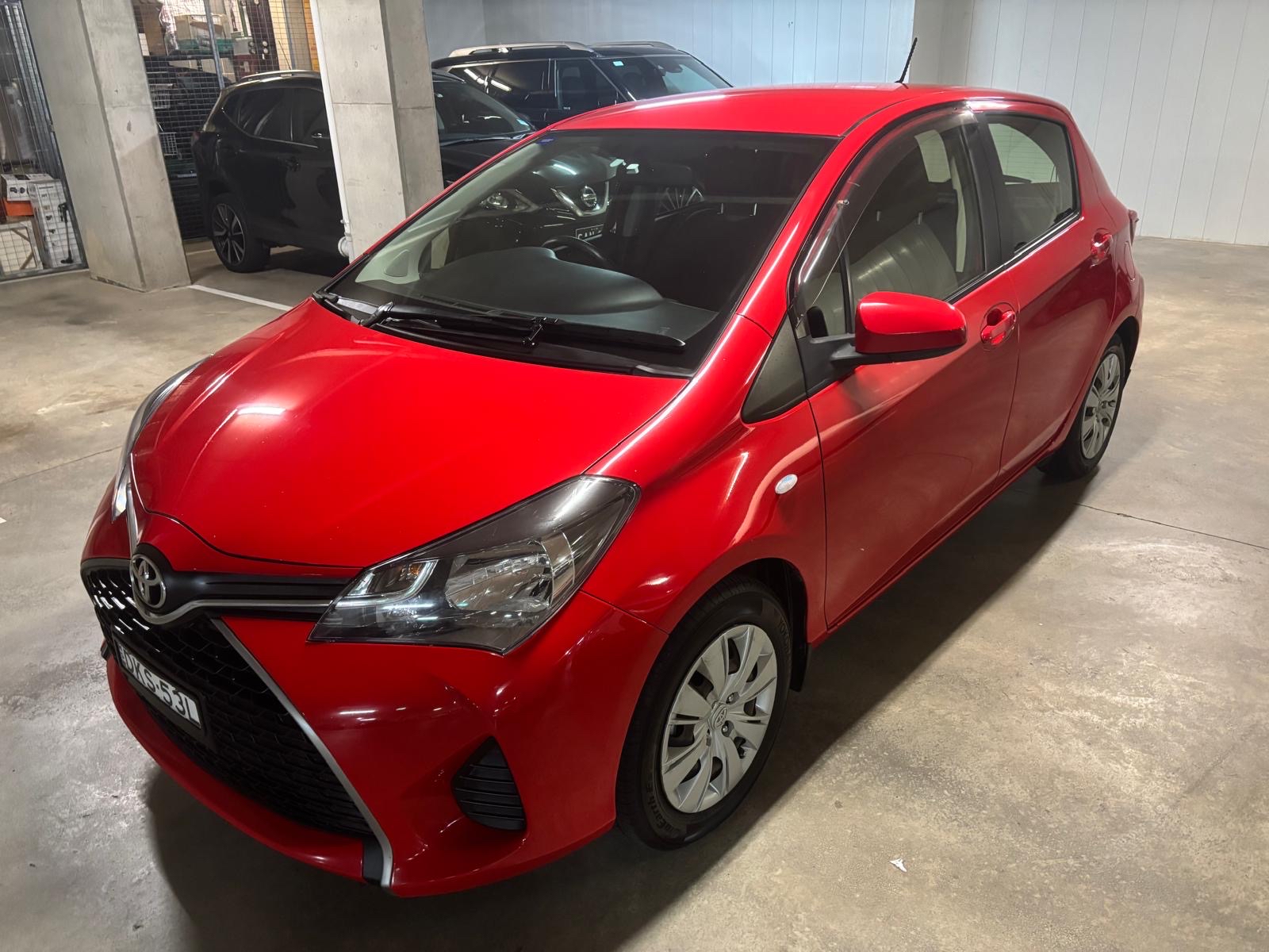 2016 Toyota  Yaris Ascent photo 3
