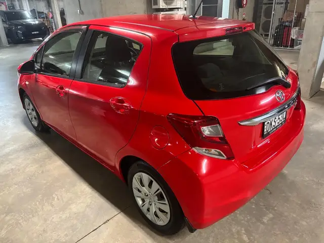 2016 Toyota  Yaris Ascent photo 4
