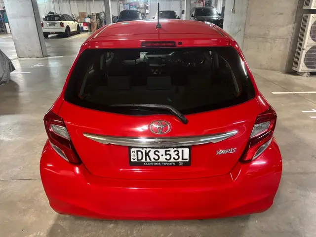 2016 Toyota  Yaris Ascent photo 5