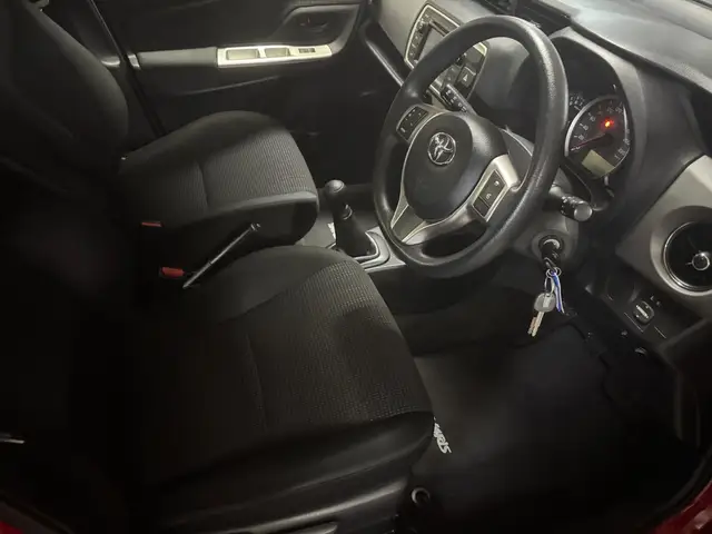 2016 Toyota  Yaris Ascent photo 8