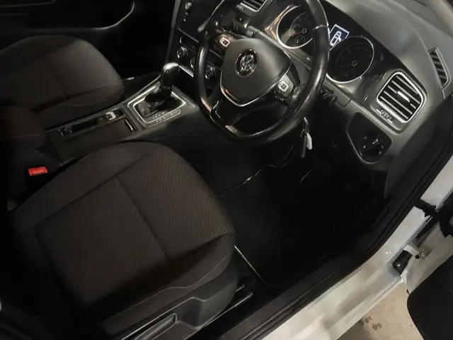2017 VW GOLF Trendline  photo 11