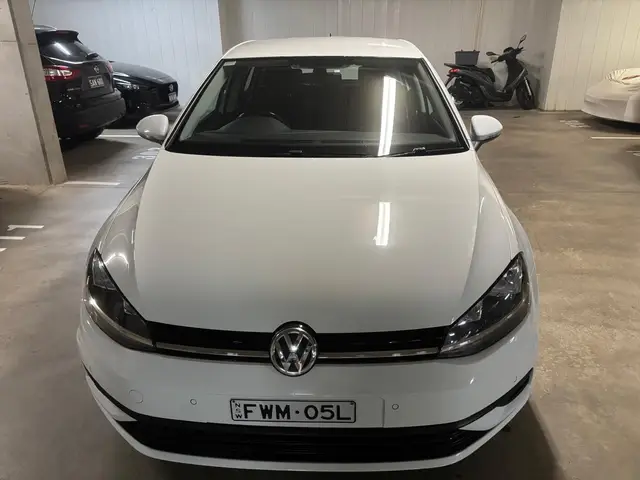 2017 VW GOLF Trendline  photo 2