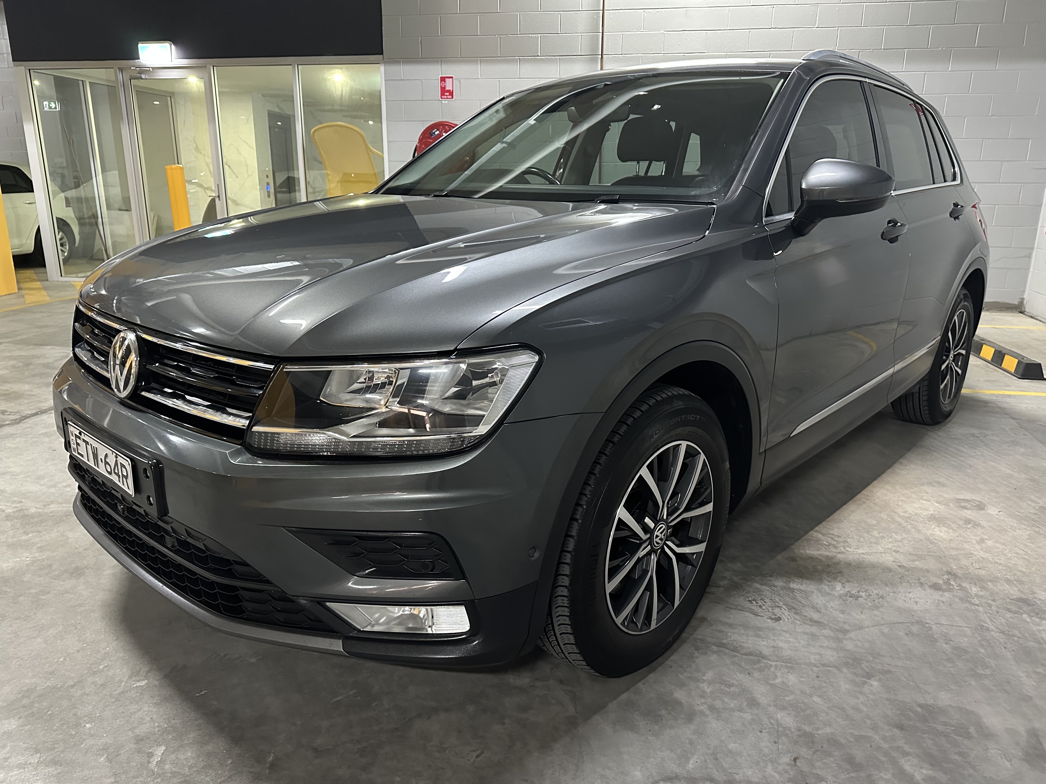 2017 VW Tiguan Comfortline 132TSI photo 3