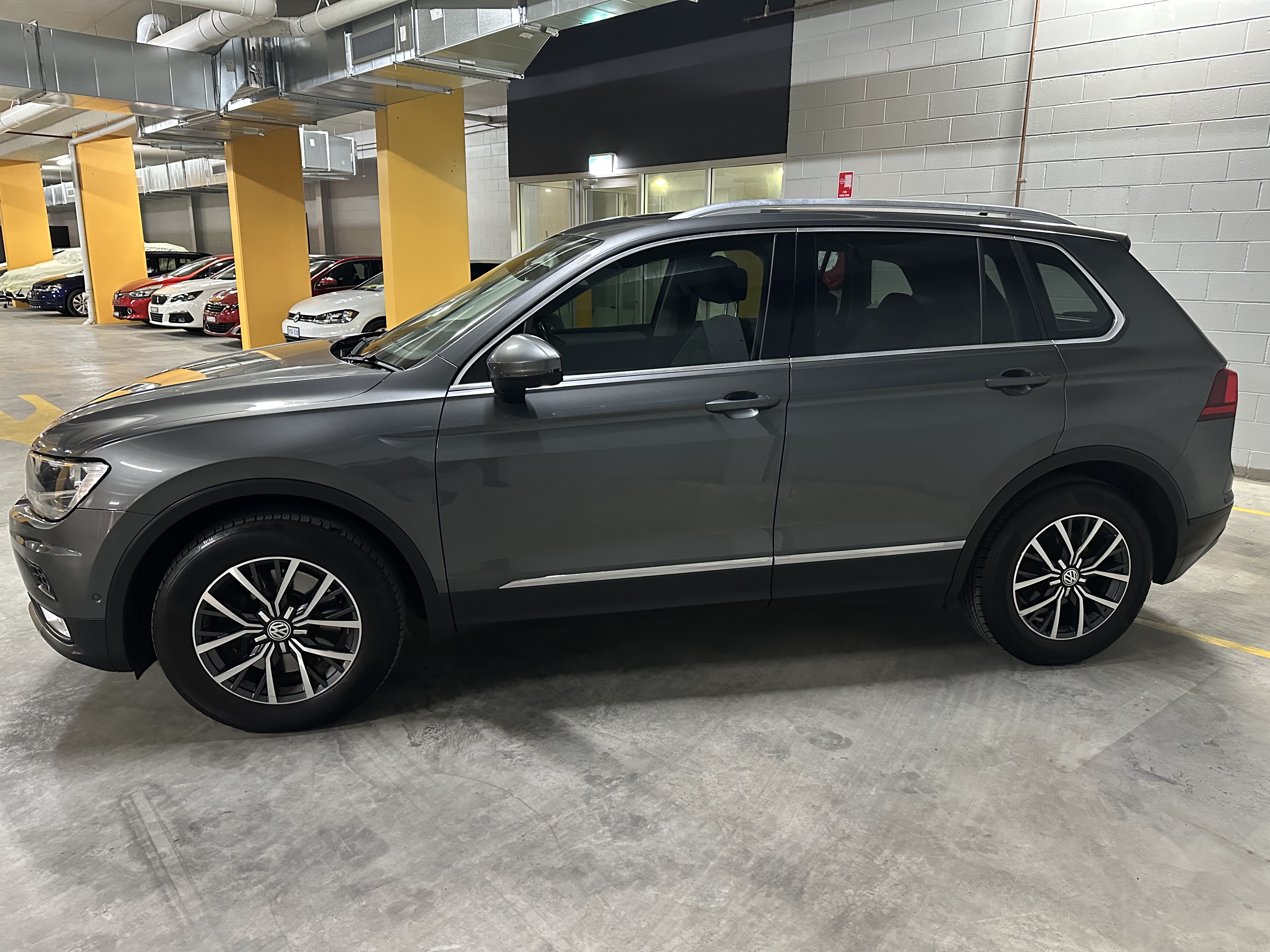 2017 VW Tiguan Comfortline 132TSI photo 4