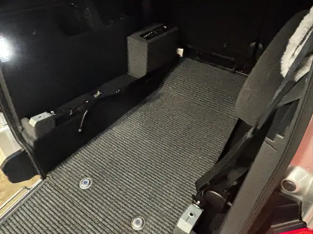 2018 VW Caddy Comfortline Disabled Van photo 16