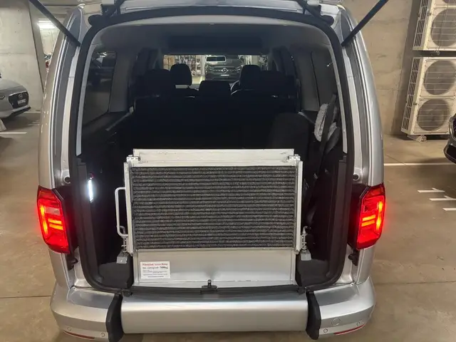 2018 VW Caddy Comfortline Disabled Van photo 17