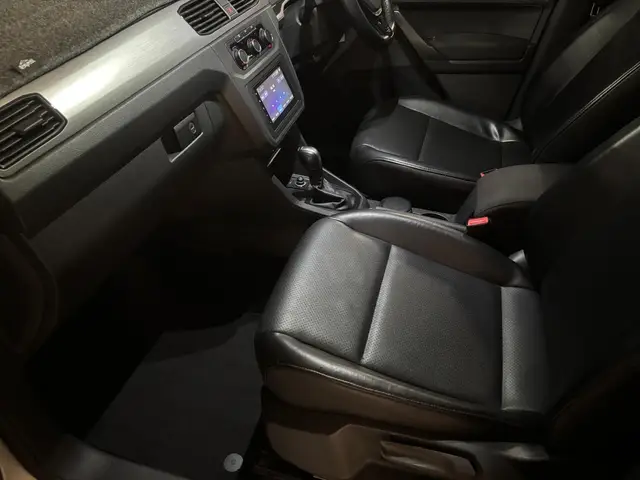 2018 VW Caddy Comfortline Disabled Van photo 23