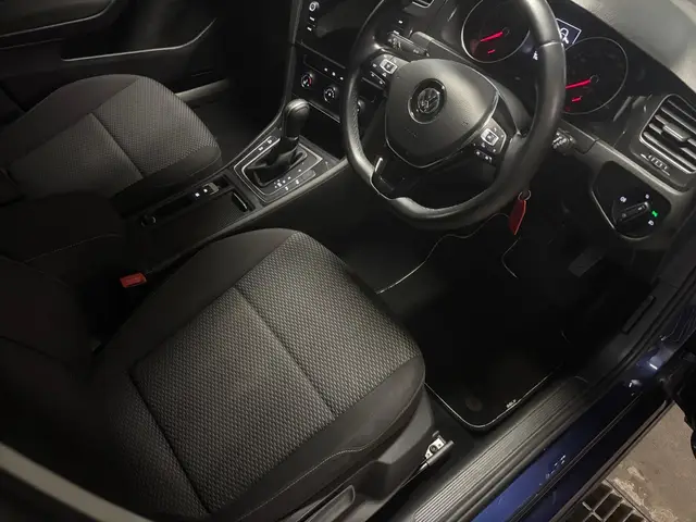 2018 VW Golf photo 10