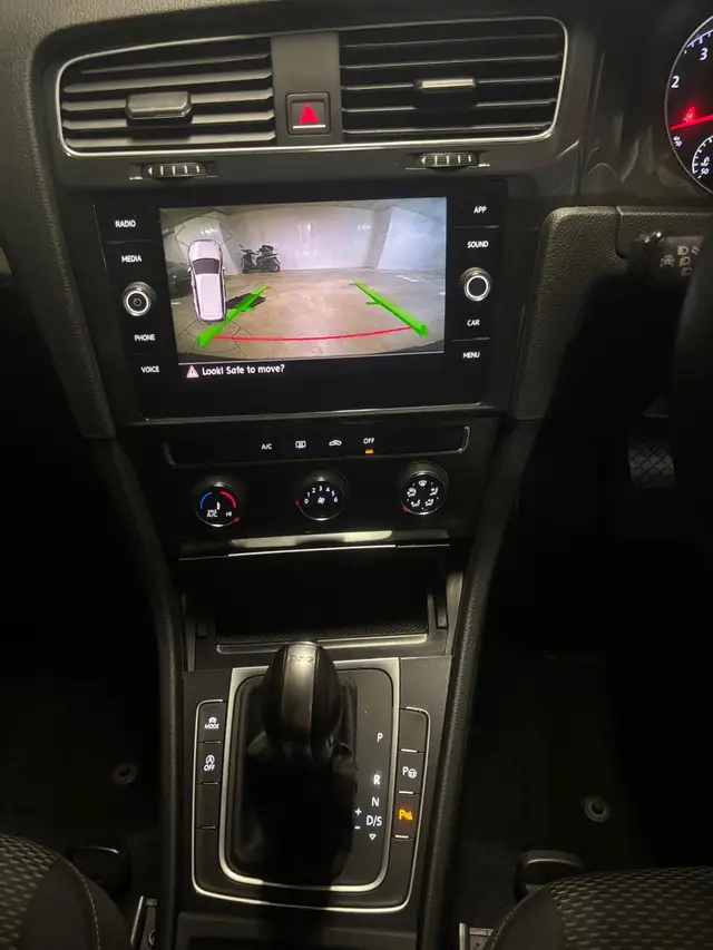 2018 VW Golf photo 9