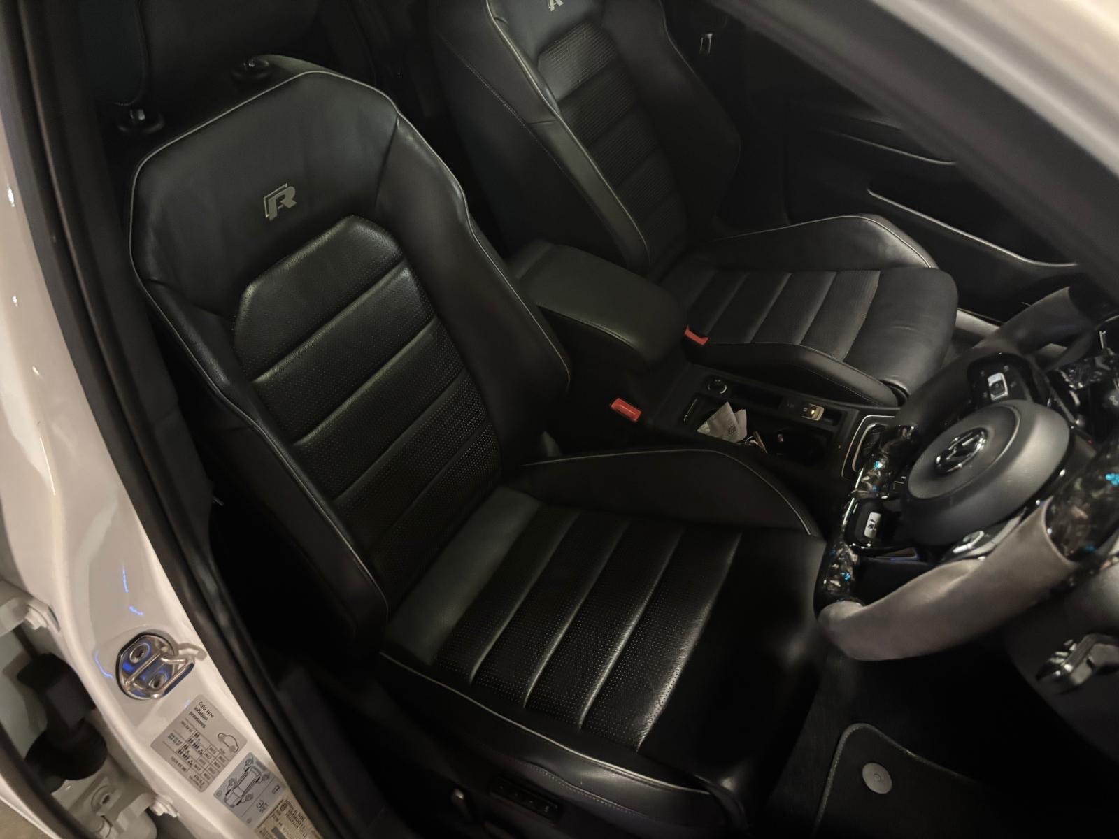 2019 VW GOLF R photo 10