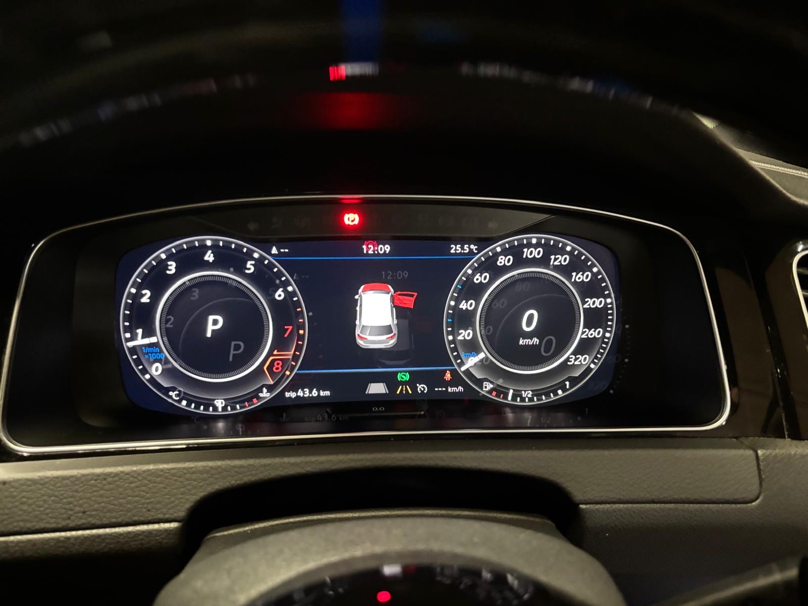 2019 VW GOLF R photo 11