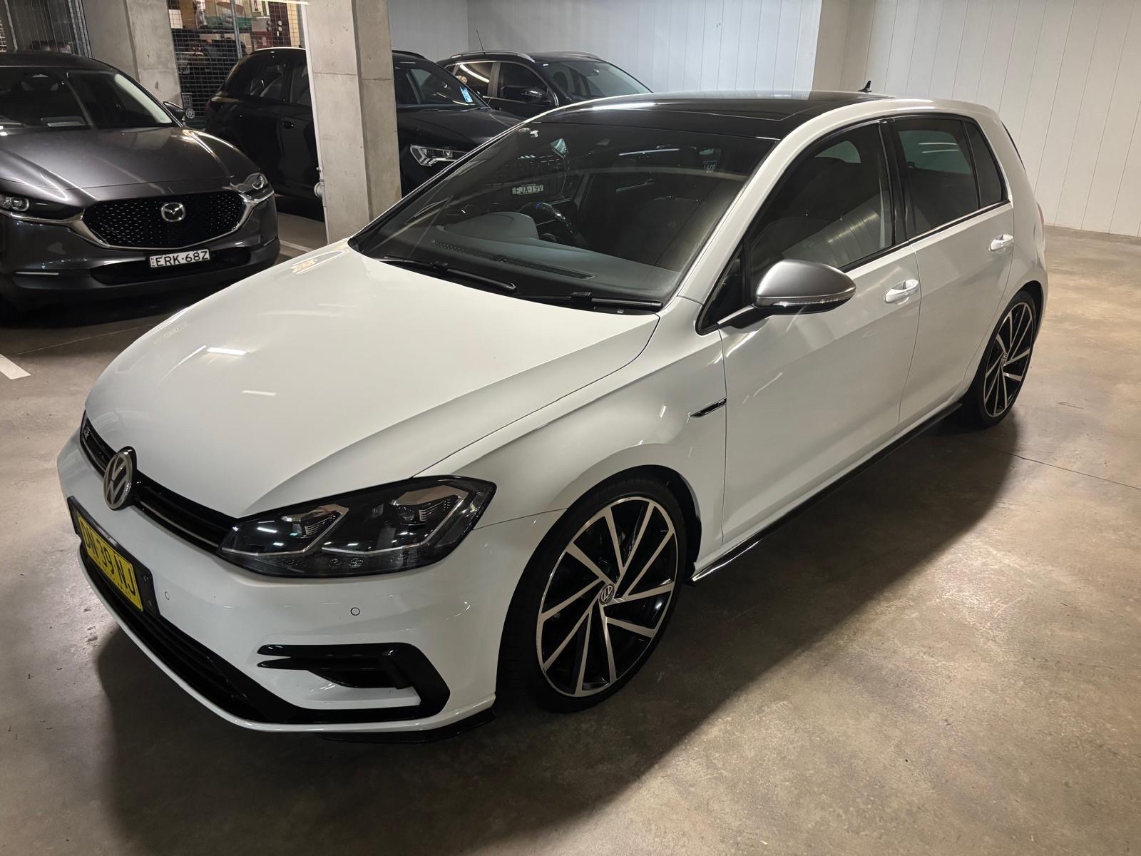 2019 VW GOLF R photo 3