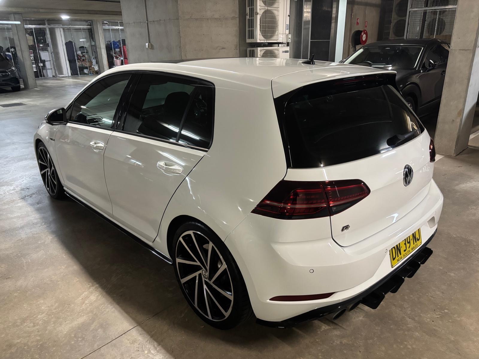 2019 VW GOLF R photo 4