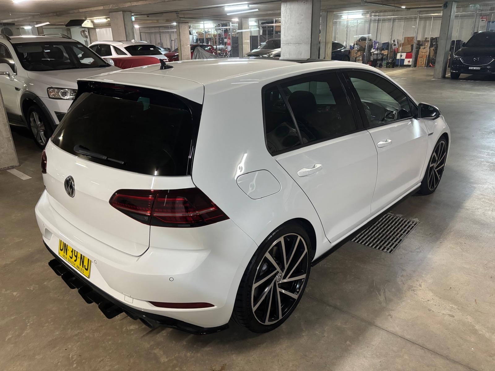 2019 VW GOLF R photo 7