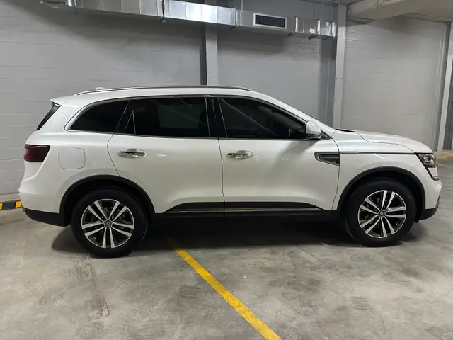 2022 Renault  Koleos Zen  photo 3